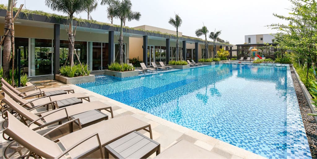 Hồ bơi chuẩn quốc tế giữa lòng nhà phố Palm Residence